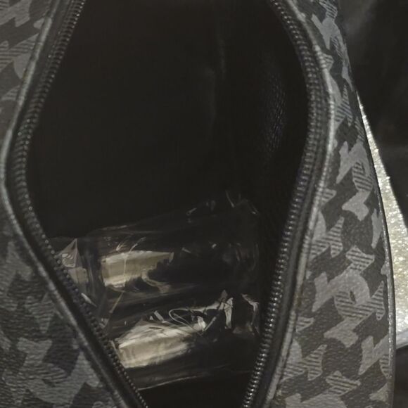 True Religion Coda Horseshoe Logo Dopp Bag - Picture 8 of 10